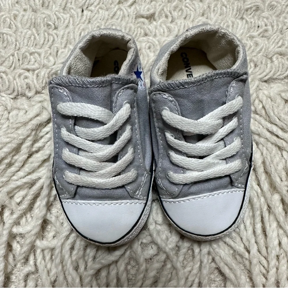 CONVERSE unisex infant light gray low top crib sneakers 4